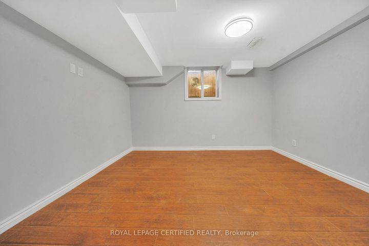 Photo 32 at 6062 Prairie Circle, Lisgar, Mississauga