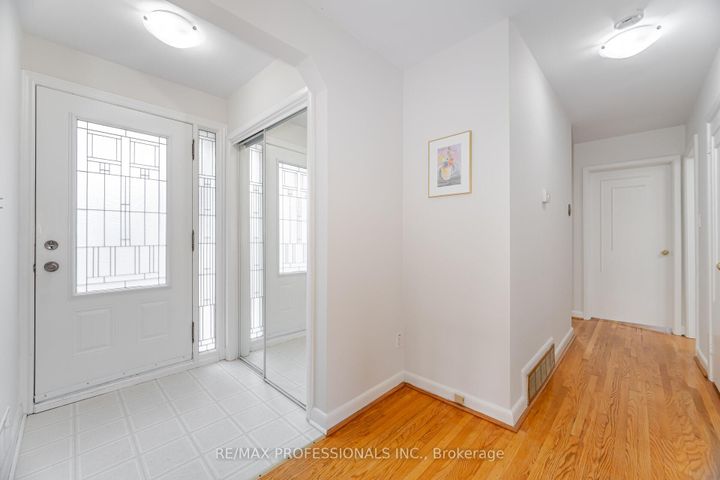 Photo 4 at 4 Lethbridge Avenue, The Westway, Toronto