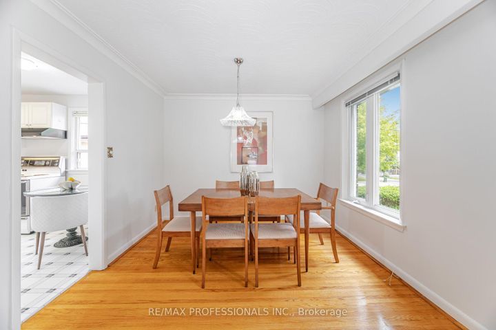 Photo 9 at 4 Lethbridge Avenue, The Westway, Toronto