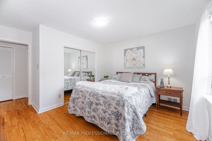 Photo 19 at 4 Lethbridge Avenue, The Westway, Toronto