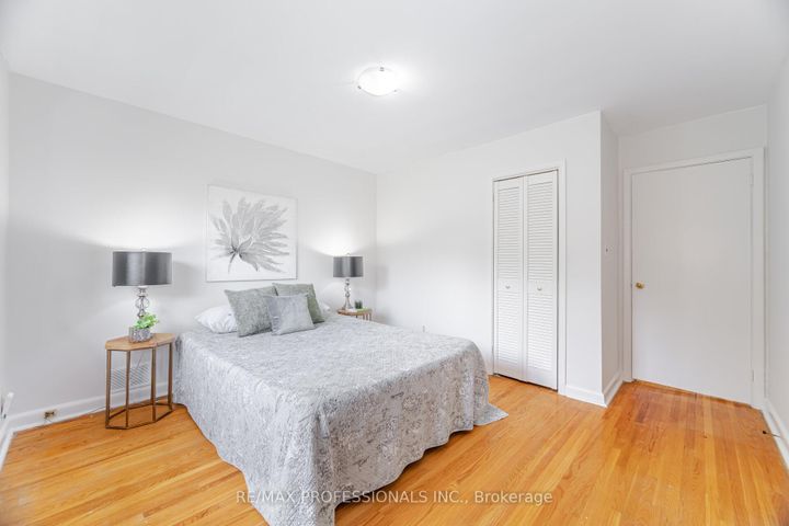 Photo 21 at 4 Lethbridge Avenue, The Westway, Toronto