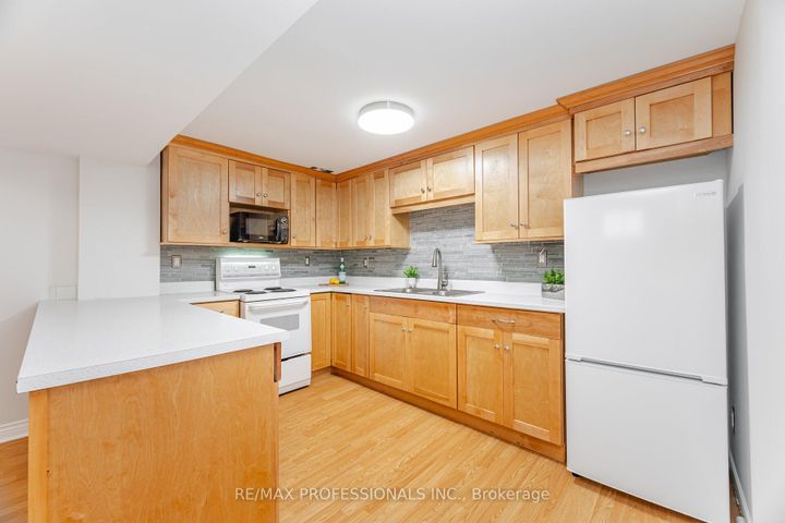 Photo 25 at 4 Lethbridge Avenue, The Westway, Toronto