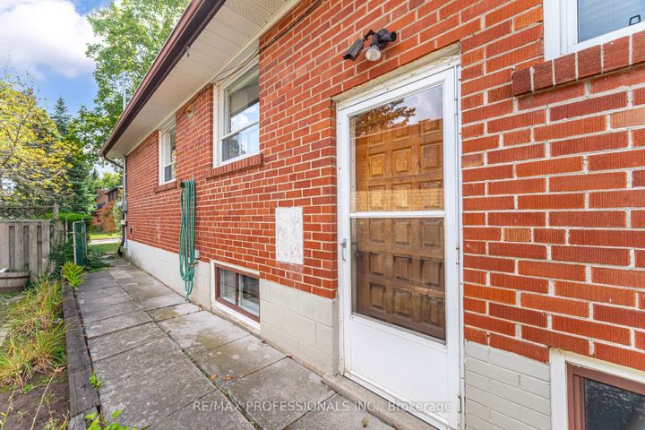 Photo 36 at 4 Lethbridge Avenue, The Westway, Toronto