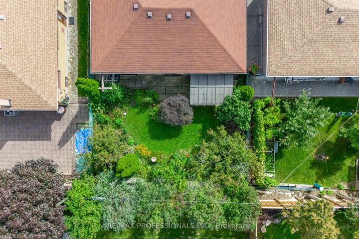 Photo 37 at 4 Lethbridge Avenue, The Westway, Toronto