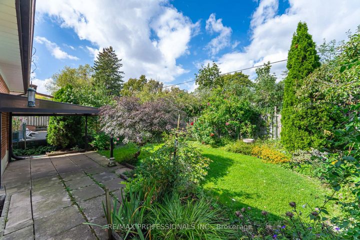 Photo 41 at 4 Lethbridge Avenue, The Westway, Toronto