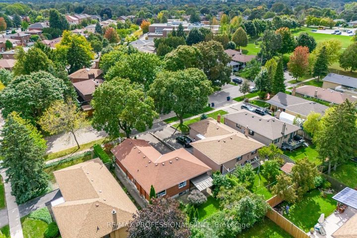 Photo 42 at 4 Lethbridge Avenue, The Westway, Toronto