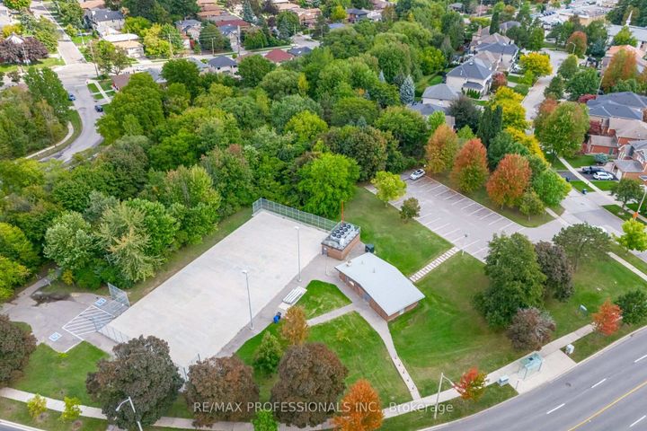 Photo 44 at 4 Lethbridge Avenue, The Westway, Toronto