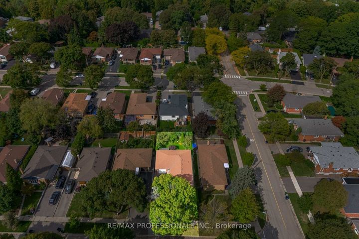 Photo 48 at 4 Lethbridge Avenue, The Westway, Toronto