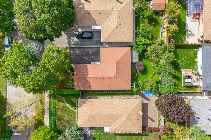 Photo 49 at 4 Lethbridge Avenue, The Westway, Toronto
