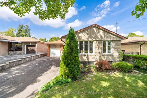 Photo 2 at 4 Lethbridge Avenue, The Westway, Toronto