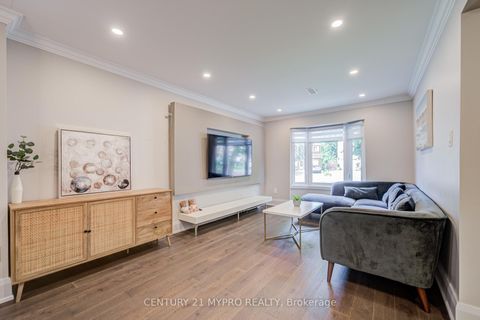 Photo 1 at 11 Sundown Court, Lakeview Estates, Vaughan