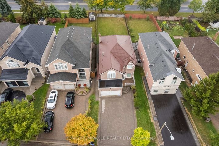 Photo 5 at 62 Walford Road, Middlefield, Markham