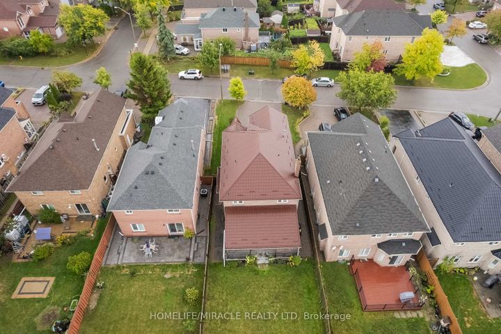 Photo 7 at 62 Walford Road, Middlefield, Markham