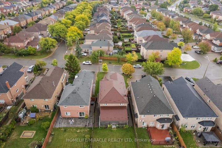 Photo 8 at 62 Walford Road, Middlefield, Markham