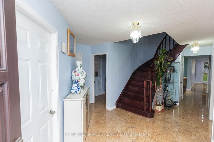 Photo 12 at 62 Walford Road, Middlefield, Markham