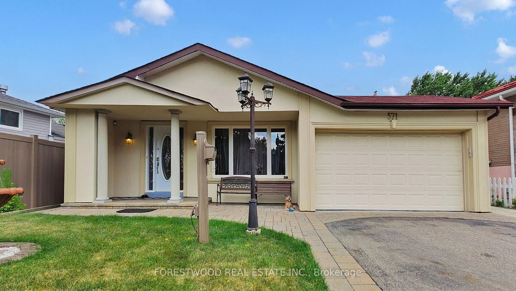 571 Silver Creek Boulevard, Mississauga Valleys, Mississauga by Loree Meneguzzi Real Estate 571 Silver Creek Boulevard, Mississauga Valleys, Mississauga
