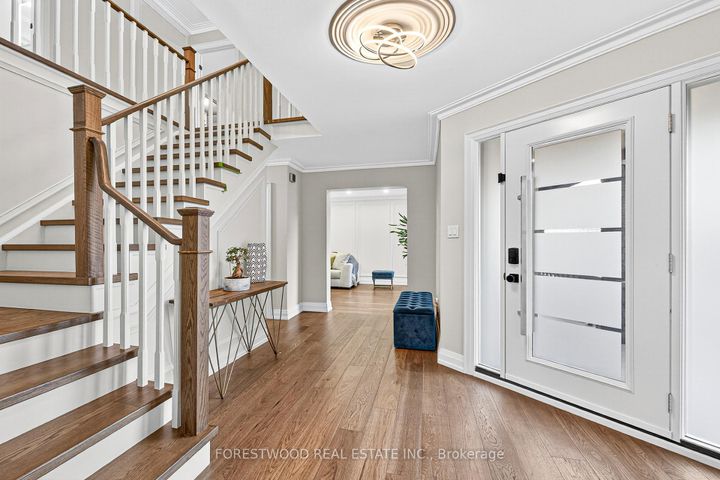 Photo 2 at 4295 Garnetwood Chase, Rathwood, Mississauga