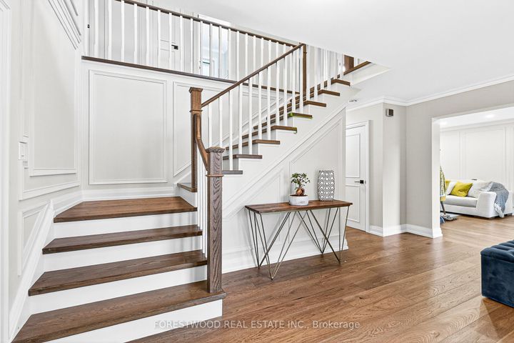 Photo 3 at 4295 Garnetwood Chase, Rathwood, Mississauga