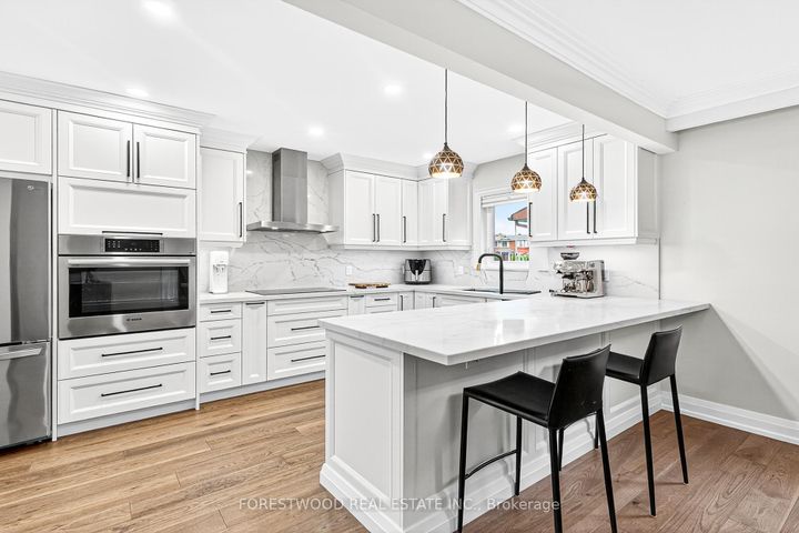 Photo 7 at 4295 Garnetwood Chase, Rathwood, Mississauga