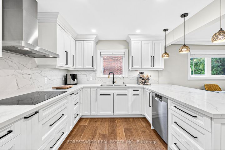 Photo 10 at 4295 Garnetwood Chase, Rathwood, Mississauga