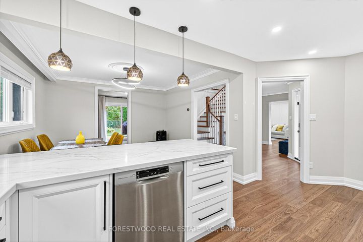 Photo 11 at 4295 Garnetwood Chase, Rathwood, Mississauga