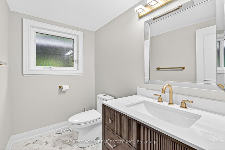 Photo 22 at 4295 Garnetwood Chase, Rathwood, Mississauga