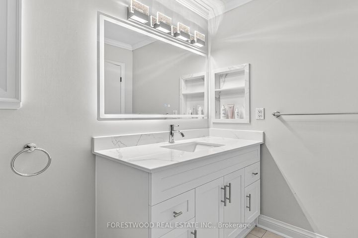 Photo 27 at 4295 Garnetwood Chase, Rathwood, Mississauga