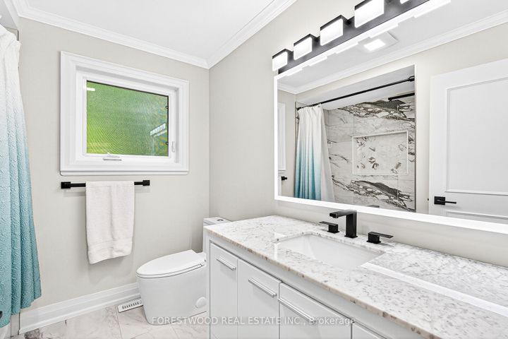 Photo 32 at 4295 Garnetwood Chase, Rathwood, Mississauga