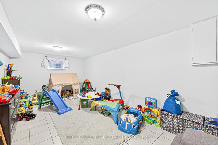 Photo 40 at 4295 Garnetwood Chase, Rathwood, Mississauga