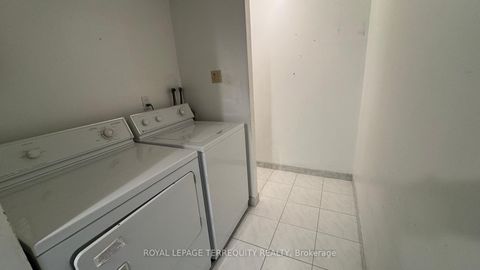Photo 13 at PH4 - 65 Huntingdale Boulevard, L'Amoreaux, Toronto