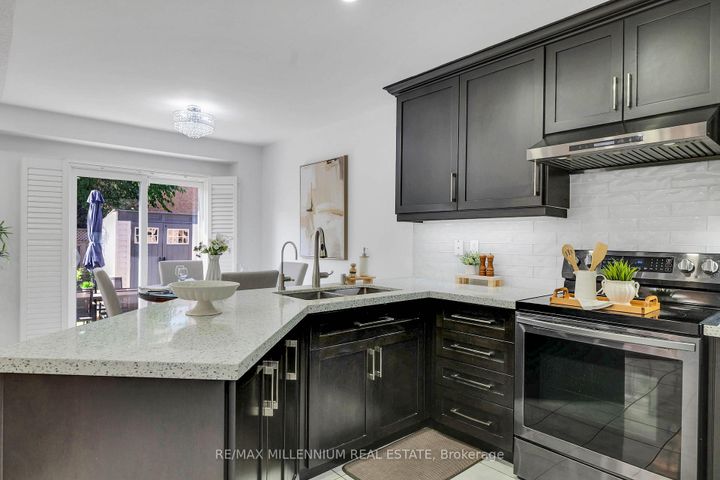 Photo 17 at 3393 Covent Crescent, Churchill Meadows, Mississauga