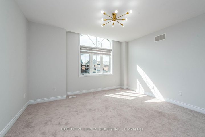 Photo 10 at 64 Wildflower Lane, Georgetown, Halton Hills