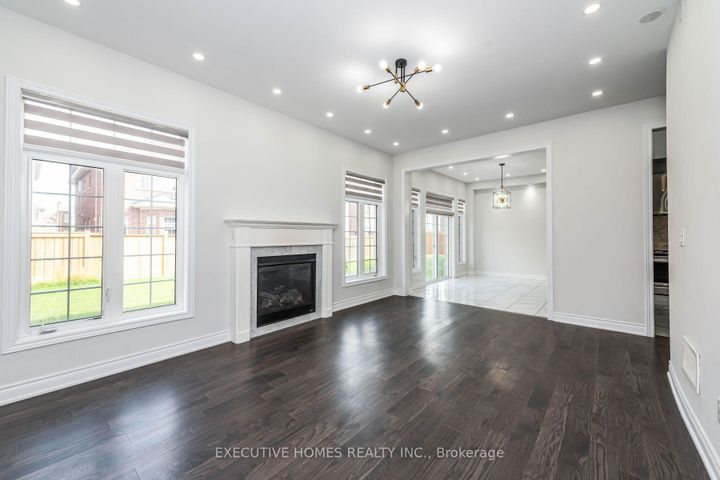 Photo 33 at 64 Wildflower Lane, Georgetown, Halton Hills