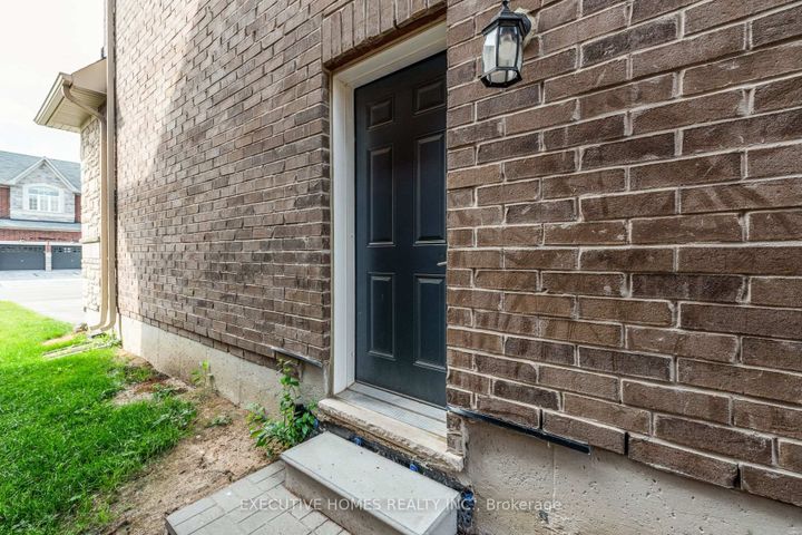 Photo 38 at 64 Wildflower Lane, Georgetown, Halton Hills