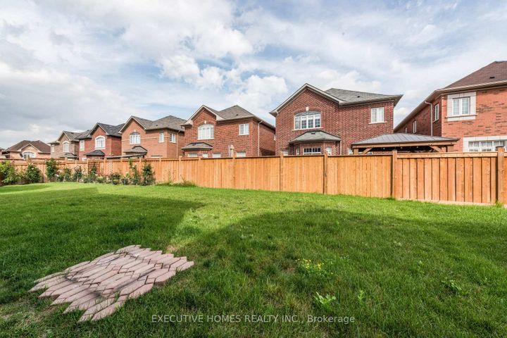 Photo 39 at 64 Wildflower Lane, Georgetown, Halton Hills