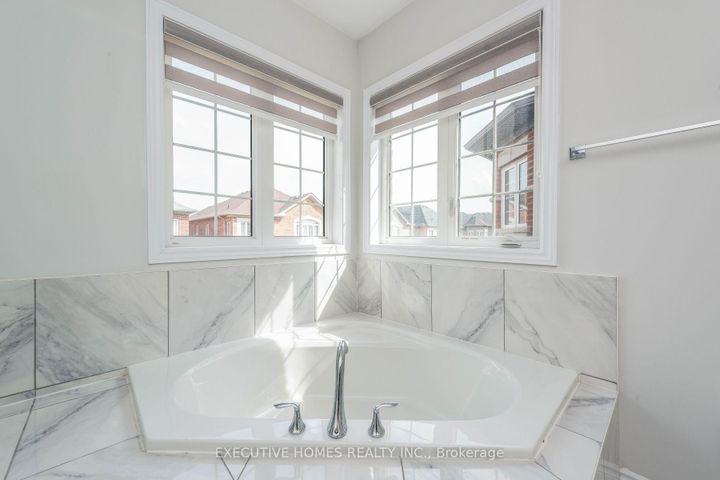 Photo 45 at 64 Wildflower Lane, Georgetown, Halton Hills