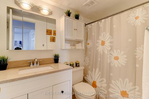 Photo 13 at 1709 - 60 PAVANE LINK Way, Flemingdon Park, Toronto