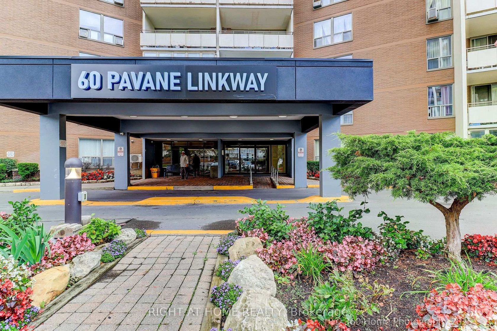 1709 - 60 PAVANE LINK Way, Flemingdon Park, Toronto 