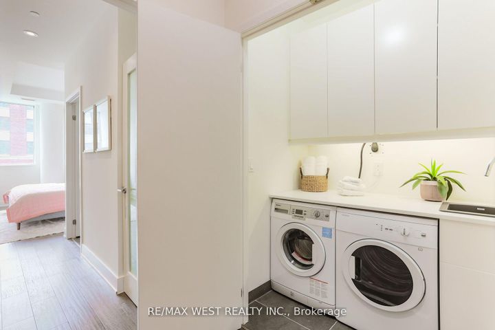 Photo 10 at TH02 - 508 Wellington Street W, Waterfront Communities C1, Toronto