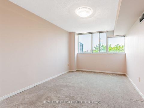 Photo 14 at 802 - 10 Tichester Road, Forest Hill South, Toronto