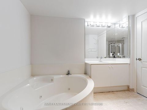 Photo 17 at 802 - 10 Tichester Road, Forest Hill South, Toronto