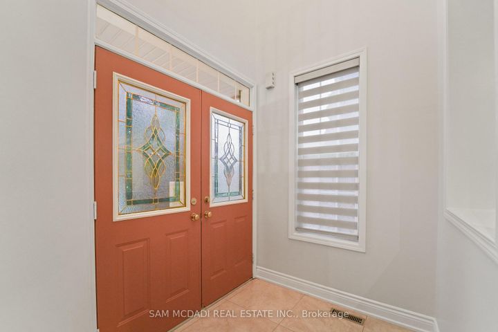 Photo 3 at 3619 Waterfall Crescent, Lisgar, Mississauga