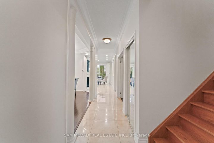 Photo 4 at 3619 Waterfall Crescent, Lisgar, Mississauga