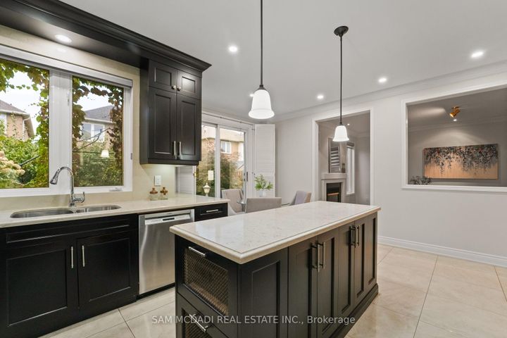 Photo 9 at 3619 Waterfall Crescent, Lisgar, Mississauga