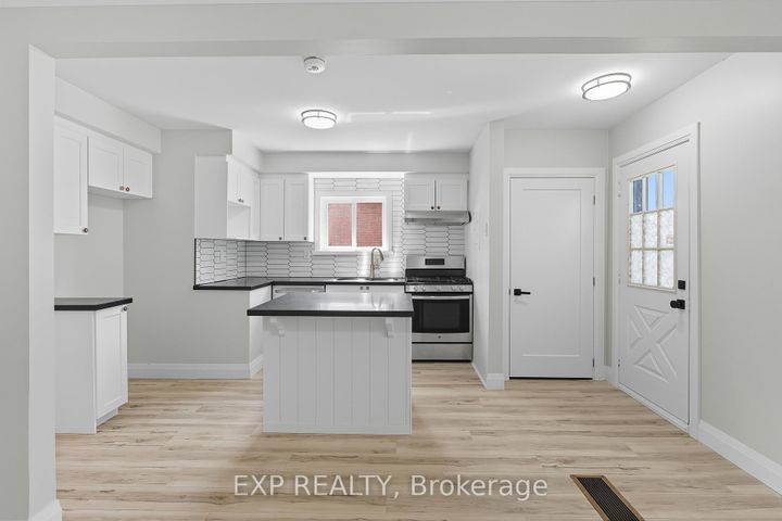Photo 3 at 397 East 28th Street, Burkholme, Hamilton