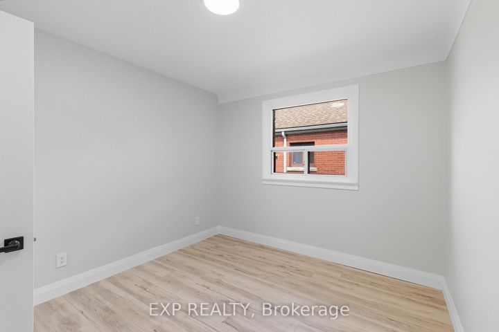 Photo 8 at 397 East 28th Street, Burkholme, Hamilton