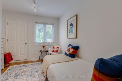 Photo 16 at 823 Craven Road, Coxwell, Toronto