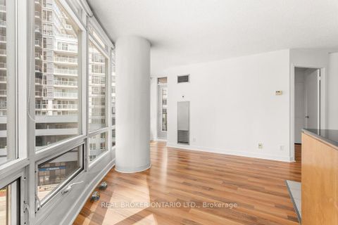 Photo 4 at 709 - 361 Front Street W, Waterfront Communities C1, Toronto