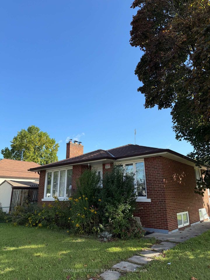 Photo 3 at 1013 Islington Avenue, Queensway, Toronto