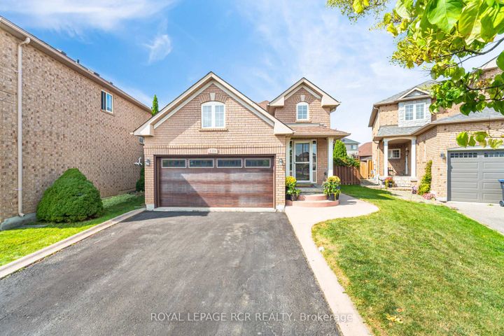 Photo 1 at 119 Sundridge Street, Snelgrove, Brampton